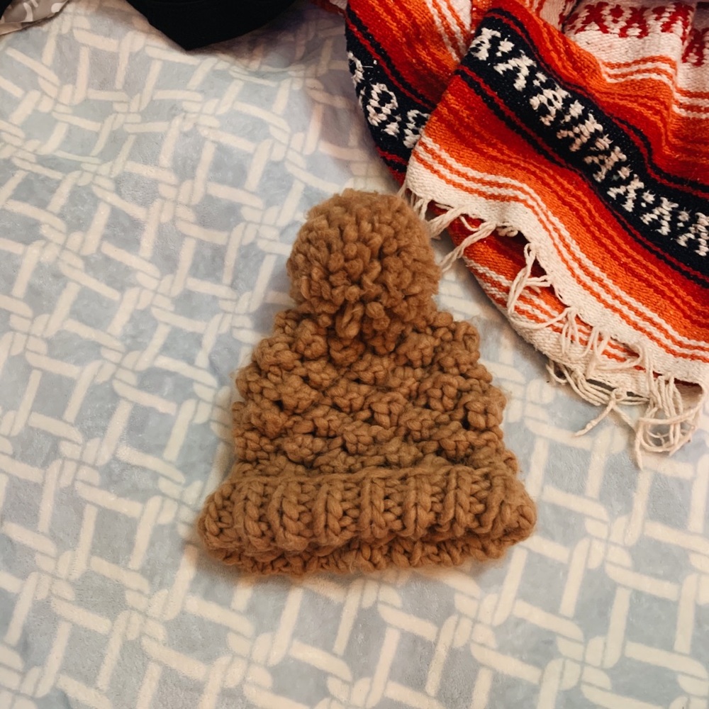 Abercombie Fitch Chunky Knit Pom Pom Beanie